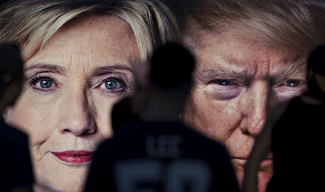 The Hill pisze o "spanikowanych Demokratach" i "deja vu" z 2016 roku
