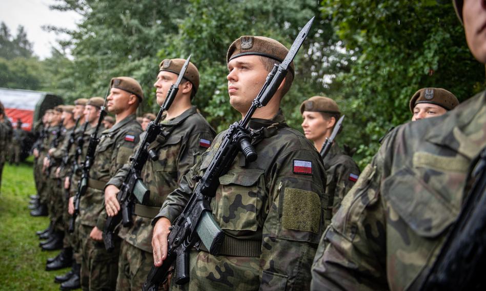 Ponad połowa Polaków za przywróceniem powszechnego poboru do wojska [Sondaż]