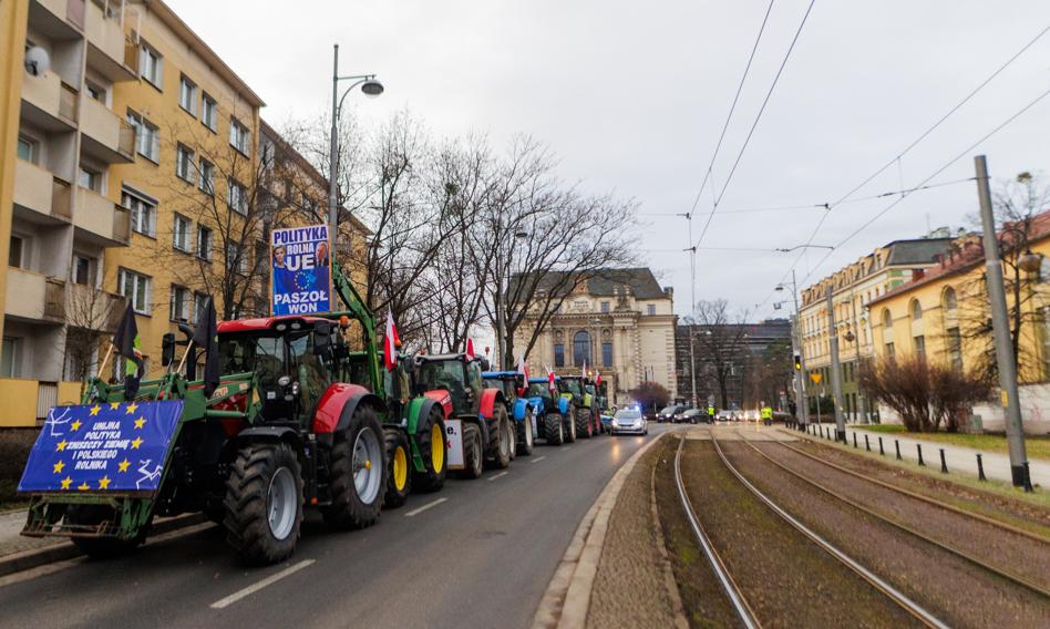 Wyczekiwana decyzja dot. dopłaty do zbóż. Protesty rolników mogą rozlać się na cały kraj