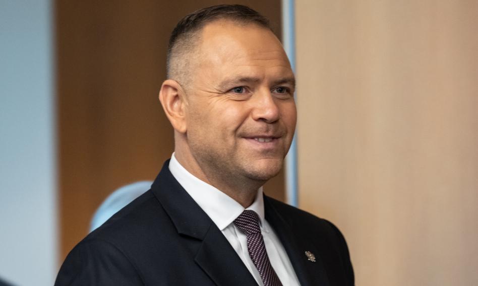 „Każdy premier powiedziałby Domańskiemu: do domu”. Nawrocki mówi o bilionie złotych długu