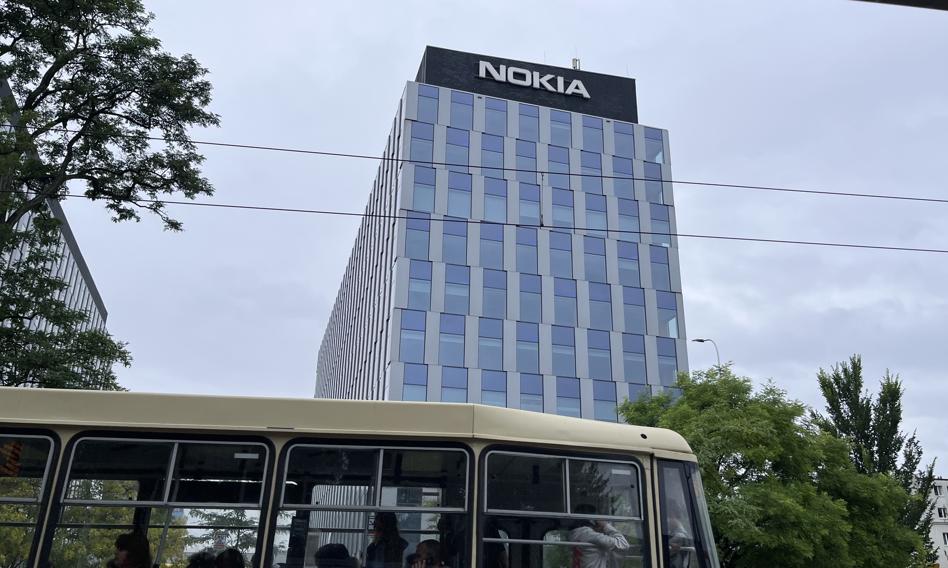 Nokia tnie etaty w Polsce. Związkowcy biją na alarm