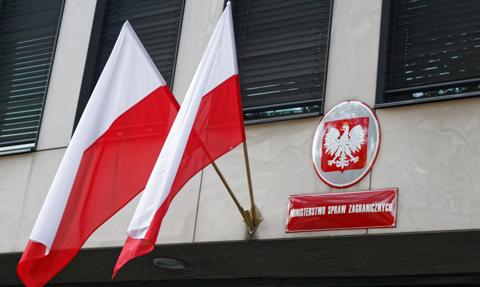 Polska wstrzymała wydawanie wiz turystycznych dla Rosjan. Informuje MSZ