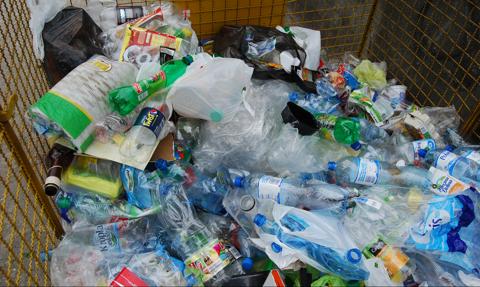 Polska branża recyklingu na granicy bankructwa. Rynek zalewa tani plastik z Rosji
