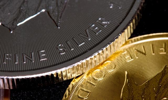 Złoto po prawie 5000 USD/oz. Srebro powyżej stu dolarów za uncję