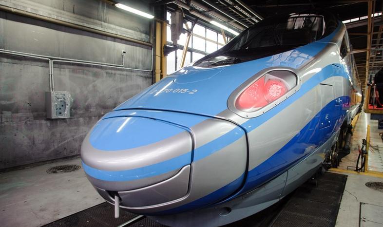 Pierwsi pasażerowie pojechali pociągiem Pendolino