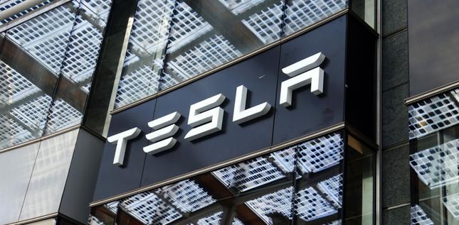 Tesla wyprzedza Volkswagena