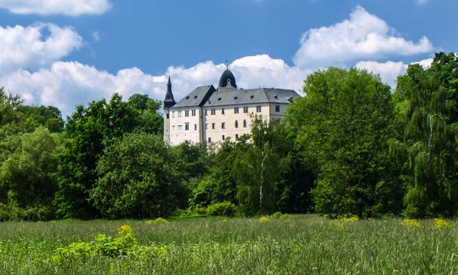 Zamek Hruby Rohozec na północy Czech