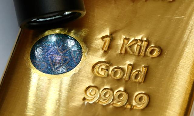 Bitcoin czy złoto na dołku? To państwo kupuje jedno i drugie