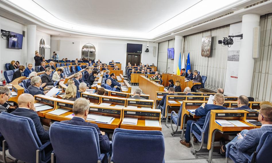 Senat poparł pakiet Slim VAT 3. Nie będzie podatku od zrzutek