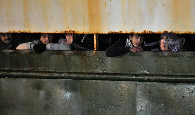 Migranci zakłócili ruch w tunelu pod kanałem La Manche