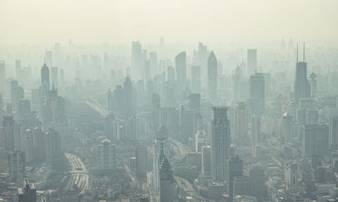 Smog nie odpuszcza. Powietrze ma właściwą jakość tylko w 13 krajach. Jak jest w Polsce?
