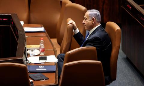 Premier Izraela wstrzymuje reformę wymiaru sprawiedliwości, by uniknąć wojny domowej