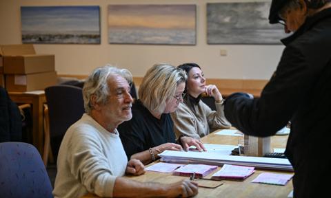 Wybory w Holandii. Niespodziewana porażka lewicy i dymisja Timmermansa