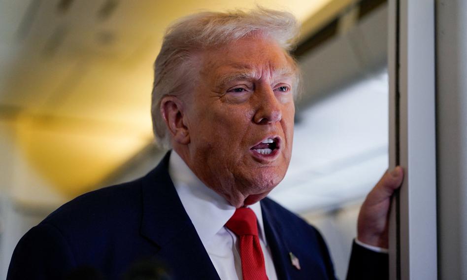 Trump w koronie w luksusowym Boeingu 747. To nie AI, a prezenty dla prezydenta