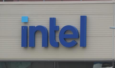 Intel sprzeda USA 10 proc. akcji. "To jedna z największych interwencji rządowych"