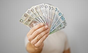 Minimalne wynagrodzenie 2025 na godzinę. Sprawdź obowiązujące stawki