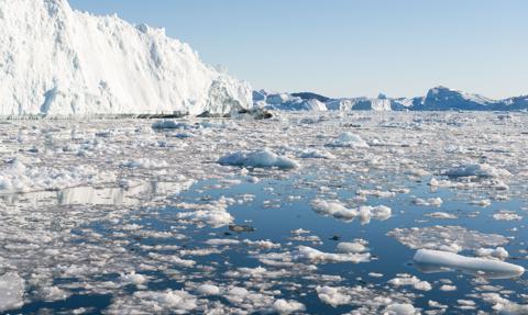 Emisje gazów cieplarnianych przyspieszają nieodwracalne załamanie Antarktydy