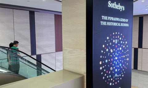 Świętość na sprzedaż? Spór o relikwie Buddy przed aukcją w Hongkongu