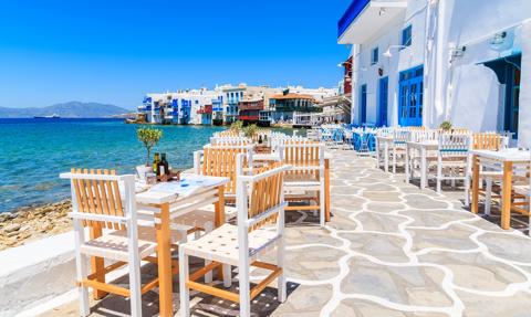 Rekordowa liczba turystów w Grecji. Nie przeszkodziły upały i pożary