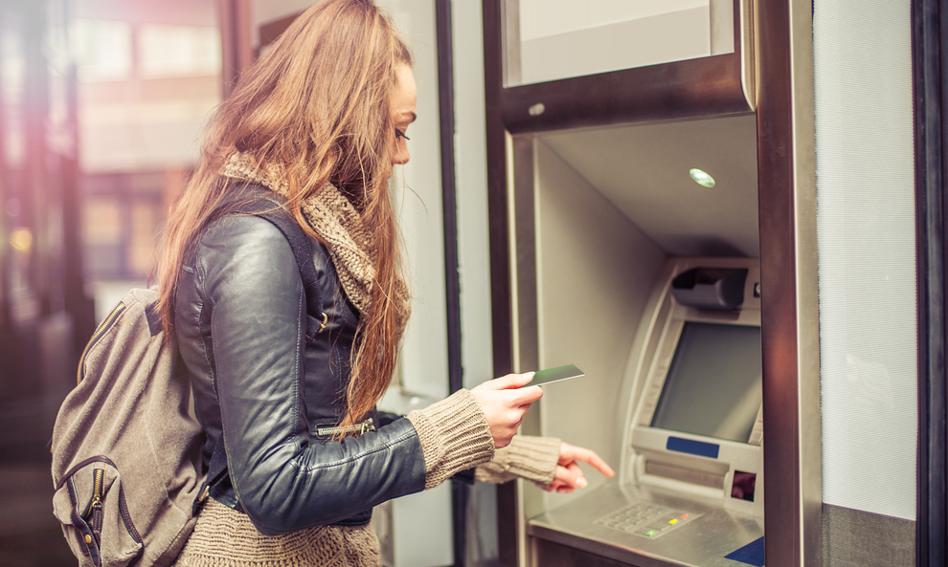 Bankomaty przegrywają z transakcjami cyfrowymi