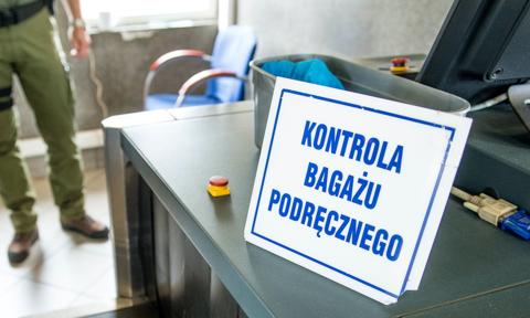 Ryanair zaostrza kontrolę bagażu. 2,5 euro "nagrody" za każdą zbyt dużą walizkę