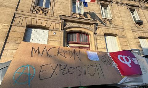 Starcia, blokady szkół i tysiące strażaków. Wielka fala protestów w Paryżu