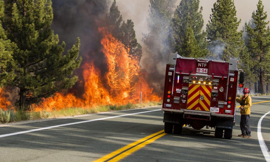 Rozszerzają się pożary w Oregonie i Kalifornii