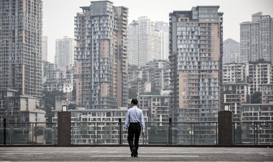 Chiny pompują i walczą z bańką na rynku nieruchomości