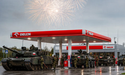 Orlen idzie w kamasze? Rząd znalazł kolejny sposób, jak wyciągnąć miliardy z naftowego giganta