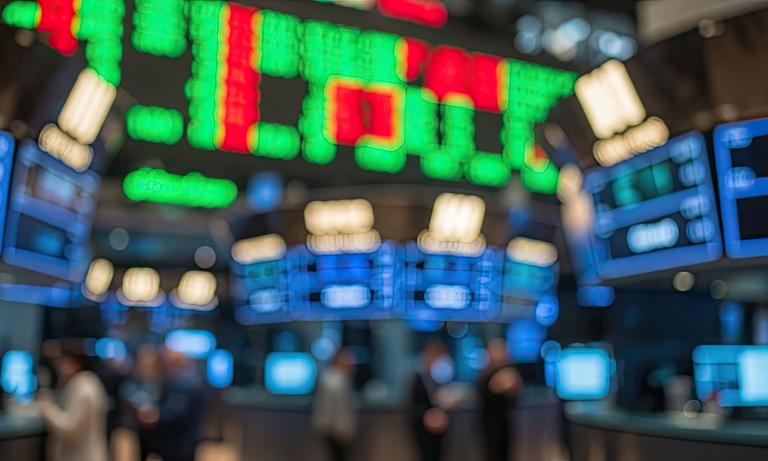 USA-Iran: Wall Street reaguje na wymianę ognia. Ropa w górę, a stopy mogą pójść wyżej?