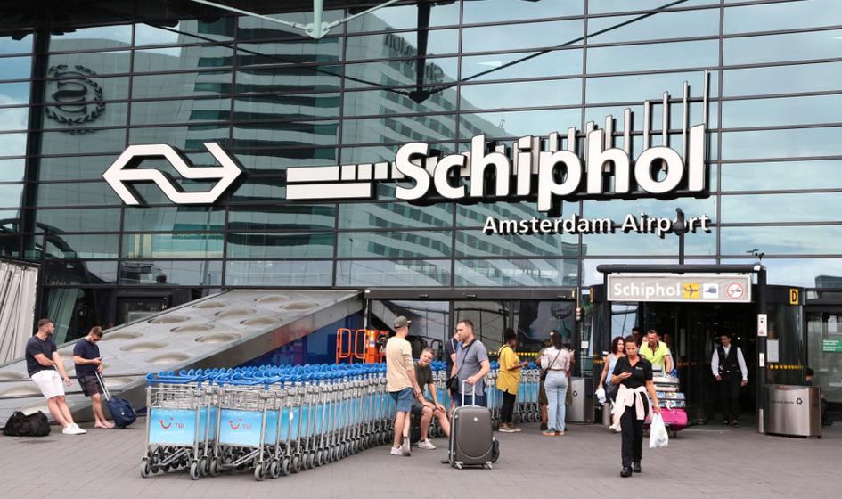 Kolejny dzień chaosu na lotnisku Schiphol w Amsterdamie