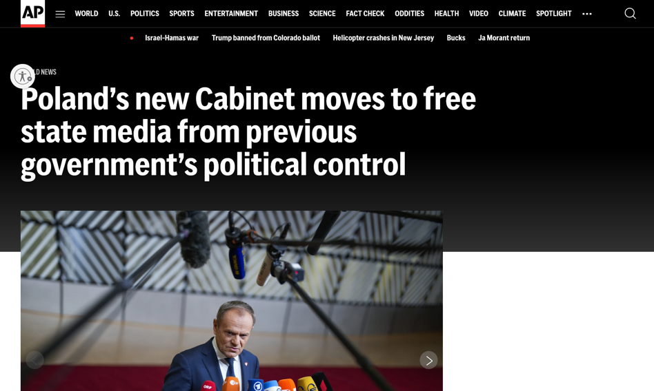 AP o wydarzeniach w Polsce. "Nowy rząd uwalnia media państwowe spod kontroli partii"