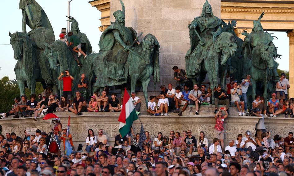 Tysiące Węgrów na ulicach Budapesztu. Protest przeciwko „szerzeniu nienawiści” przez rząd Orbana