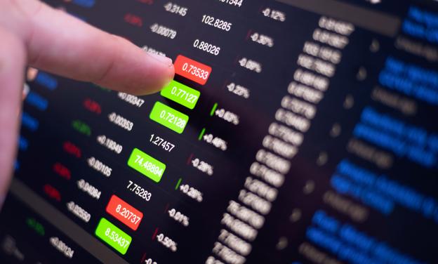 Biedronka wspiera Dino i Żabkę, bankowe trio i trzycyfrowy Orlen