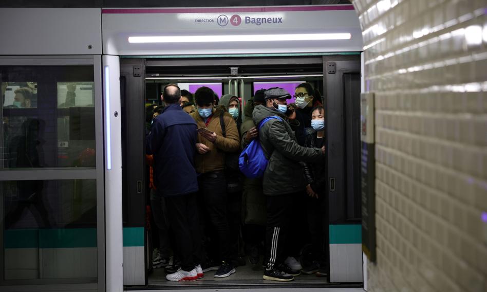 Strajk pracowników transportu sparaliżował paryskie metro