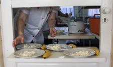 Szkolne stołówki i sklepiki od 1 września przejdą rewolucję