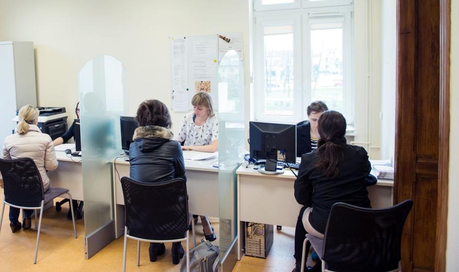 Deloitte: w Polsce 5,2 mln klientów nie korzysta z bankowości internetowej i mobilnej