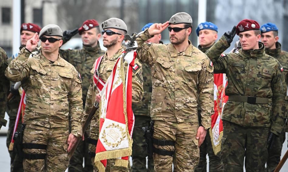 Polscy żołnierze mogą zapuścić krótkie brody i odsłonić tatuaże
