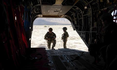 Armia USA ćwiczy atak na replikach. Używa kopii rosyjskich i chińskich systemów rakietowych