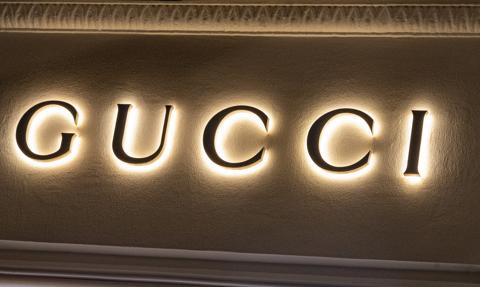 Gucci na kroplówce. Ikona mody masowo zamyka butiki, zwalnia i wyprzedaje srebra rodowe