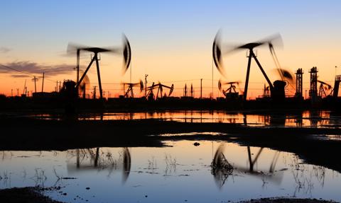 Ceny ropy rosną po doniesieniach o spadku jej zapasów