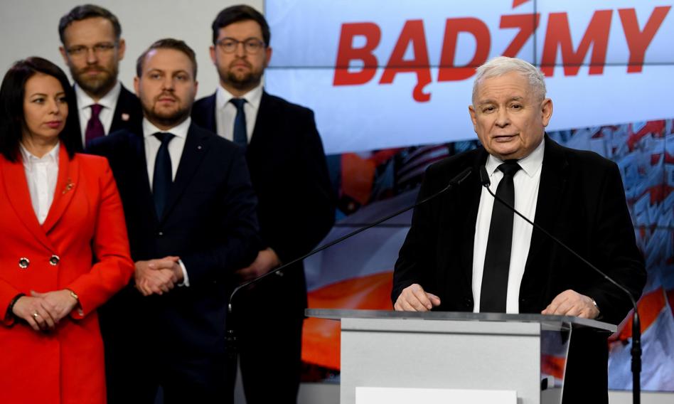 PiS objedzie wszystkie województwa w weekend. Kaczyński: Łamana jest konstytucja
