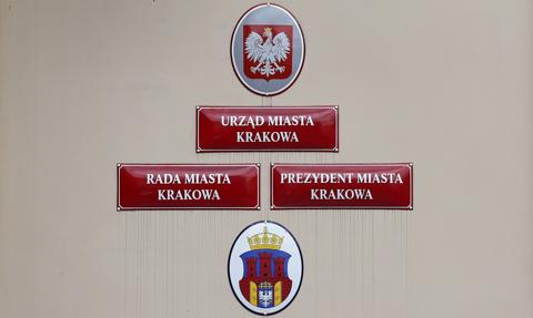 Agencja detektywistyczna obserwowała radnego KO - mandat pozostaje