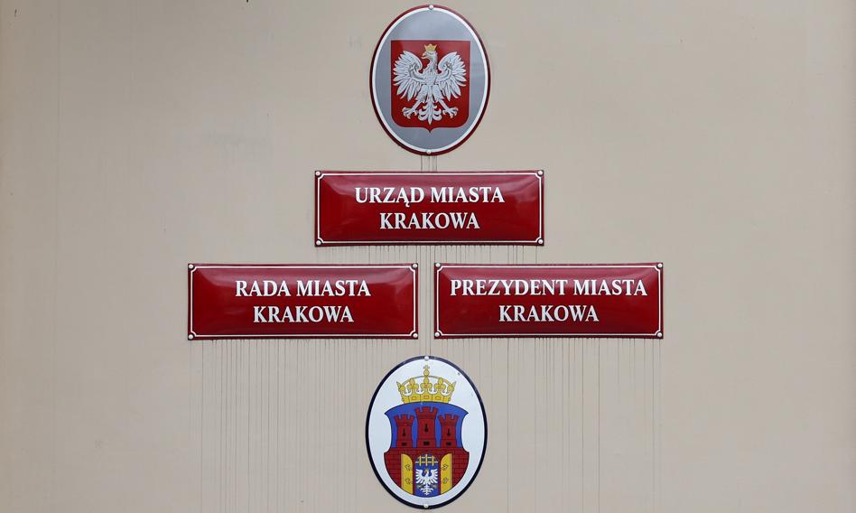 Agencja detektywistyczna obserwowała radnego KO - mandat pozostaje