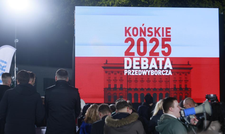 Najpierw na rynku, a później na hali, czyli Debaty w Końskich