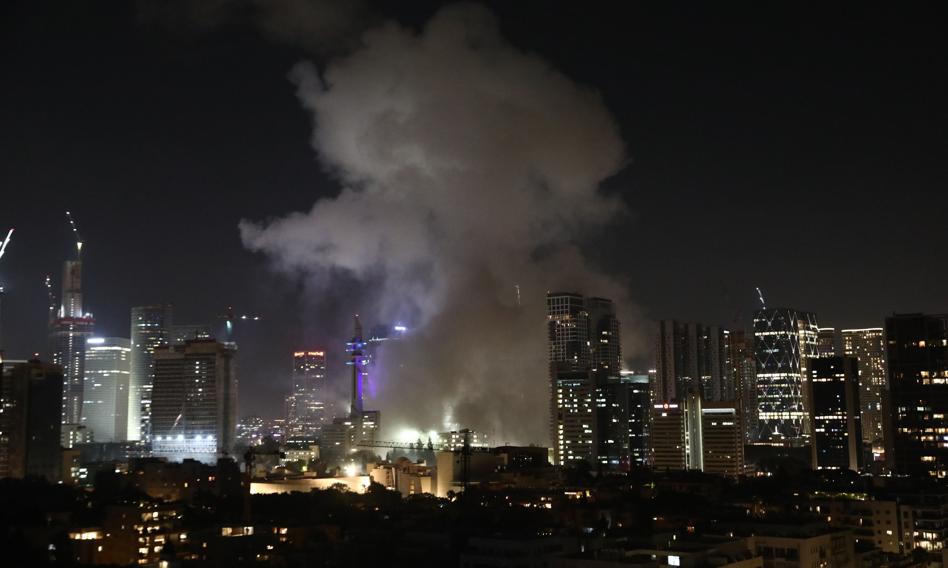 Iran ostrzeliwuje Tel Awiw, Izrael atakuje Teheran. Apel ONZ o deeskalację