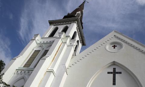 Rodziny ofiar masakry w kościele w Charleston otrzymają 88 mln dolarów