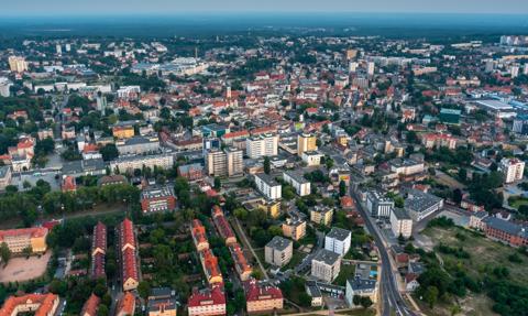 I w zielono艣膰 brodzi. Najbardziej 鈥瀦alesione i parkowe鈥� miasta w Polsce w 2025 r.