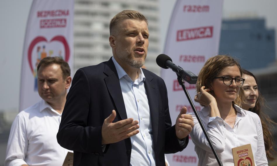 Zandberg: Orlen i inne wielkie firmy zarabiają na inflacji