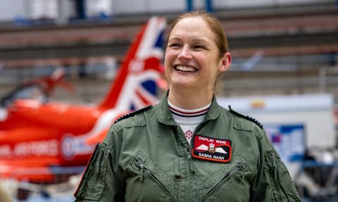 Pierwsza kobieta na czele Red Arrows - zespołu akrobacyjnego RAF